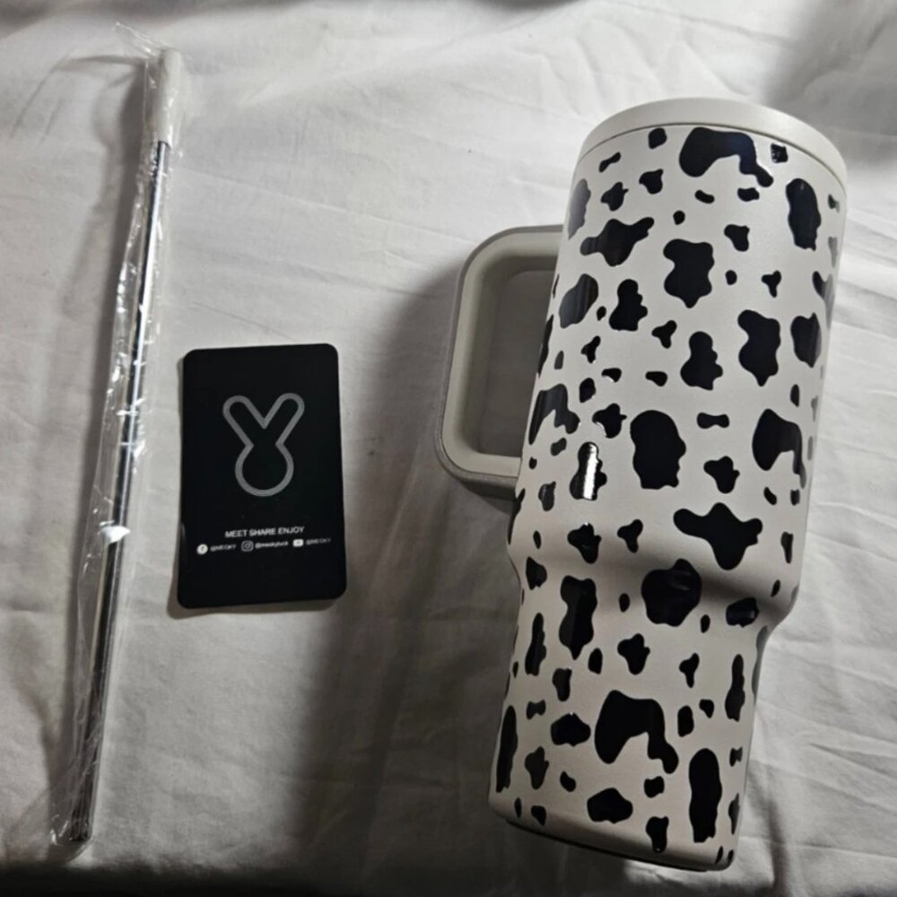 Meoky 40 oz Tumbler - Cow Print